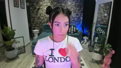 Snapshot of jade_porn chatting on March 11, 12:06 pm Jade  independent model online show from March 11, 12:06 pm