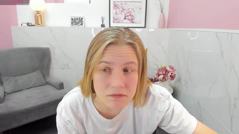 Jade online show from December 5, 3:26 am