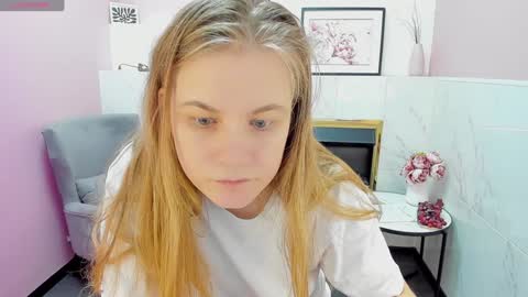 Jade online show from February 2, 1:30 pm