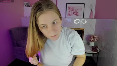 Jade online show from February 2, 7:35 pm