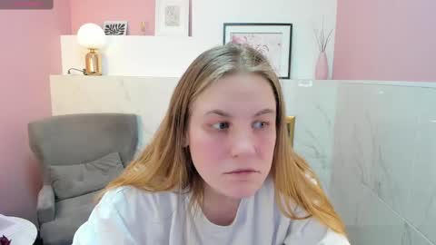 Jade online show from March 2, 3:13 am