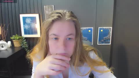 Jade online show from October 12, 1:32 pm