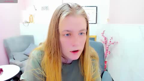 Jade online show from December 14, 1:27 pm