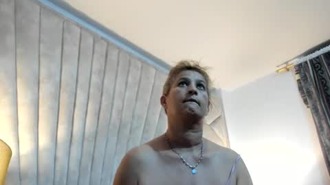 Jade  online show from November 14, 10:25 am