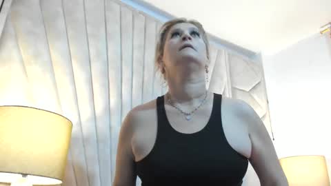 Jade  online show from November 24, 11:10 am