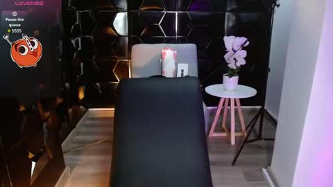 JADE online show from April 13, 9:42 pm