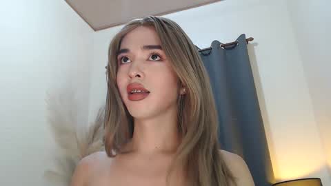 Snapshot of jade_the_vergin02 chatting on February 6, 10:29 am Adriana online show from February 6, 10:29 am