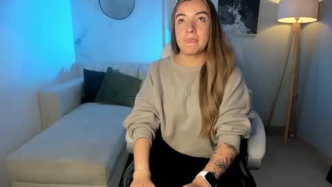 Snapshot of jade_vela chatting on September 21, 7:15 pm jade_vela online show from September 21, 7:15 pm