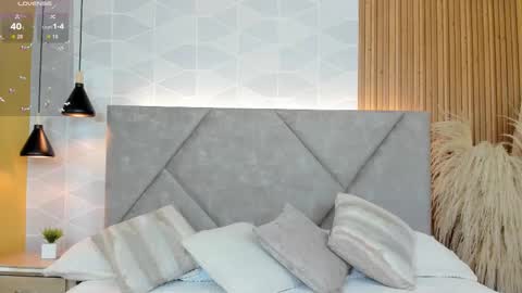 Snapshot of jade_whisper chatting on October 21, 2:01 am Alanis Cooper online show from October 21, 2:01 am