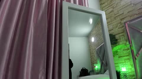 jade white  online show from September 12, 12:38 pm