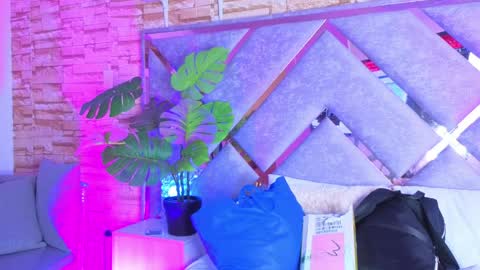 jade white  online show from April 2, 12:58 pm