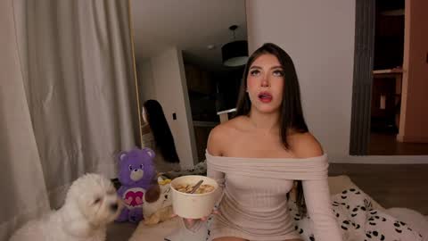 Snapshot of jade_ws chatting on December 11, 12:02 am Jade online show from December 11, 12:02 am