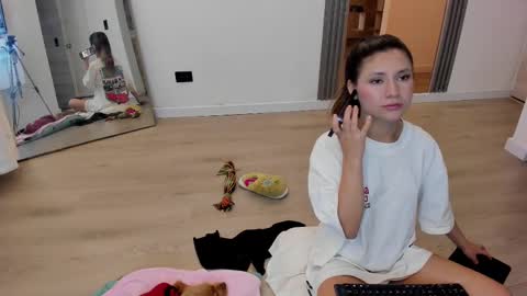 Snapshot of jade_ws chatting on March 5, 4:13 am Jade online show from March 5, 4:13 am