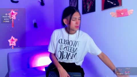 Snapshot of jadebenett chatting on December 13, 3:49 am Jade Benett online show from December 13, 3:49 am