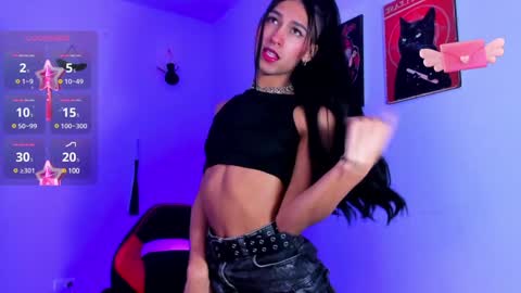 Snapshot of jadebenett chatting on December 28, 2:43 am Jade Benett online show from December 28, 2:43 am