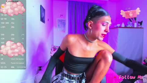 Snapshot of jadebenett chatting on October 9, 2:53 am Jade Benett online show from October 9, 2:53 am