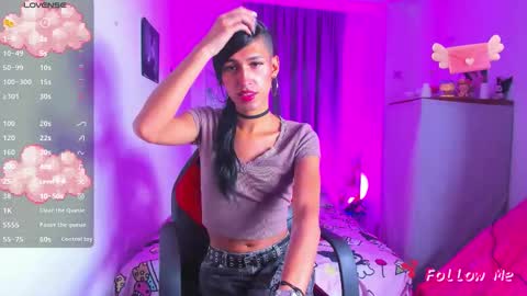 Snapshot of jadebenett chatting on November 11, 1:27 am Jade Benett online show from November 11, 1:27 am