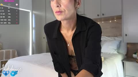 Jade online show from April 13, 7:47 am