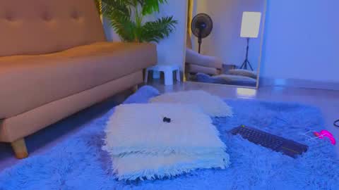 jadee__ online show from January 8, 1:52 am