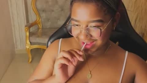 jadee_s online show from March 8, 3:10 am