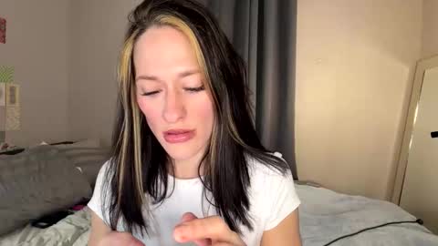 sexyeyes neverlie  online show from March 18, 6:33 pm