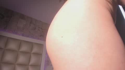 jadeestudios online show from January 10, 1:20 pm