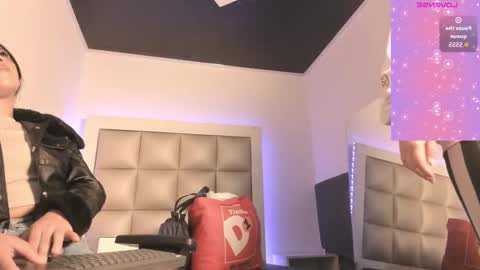 jadeestudios online show from September 15, 11:54 am