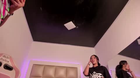 jadeestudios online show from September 16, 12:06 pm