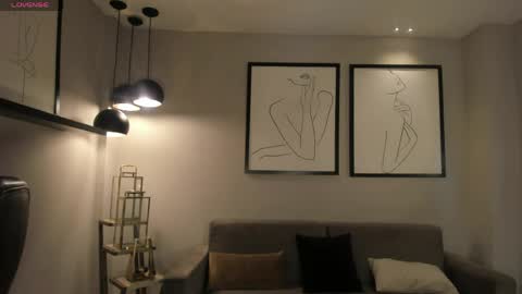 JADE EVANS online show from April 14, 7:09 pm