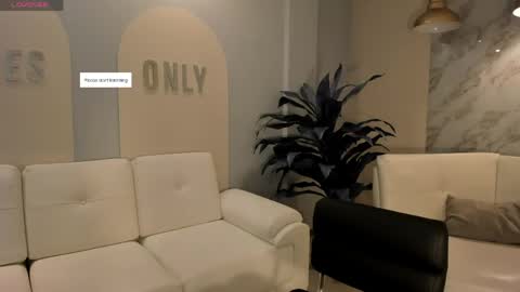 JADE EVANS online show from May 24, 3:28 pm