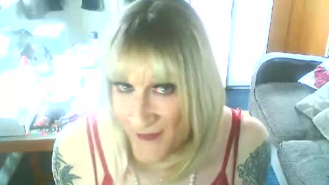 Snapshot of jadeladyboyminx chatting on April 16, 12:17 pm Jademinx online show from April 16, 12:17 pm