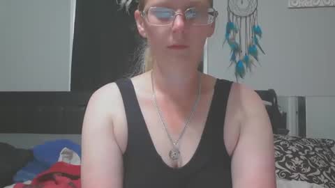 JadeLuv online show from April 22, 12:57 am