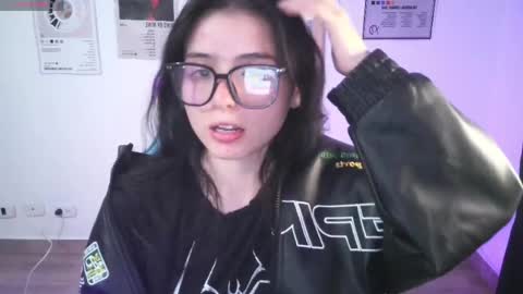 Jade 3 online show from June 9, 3:07 am