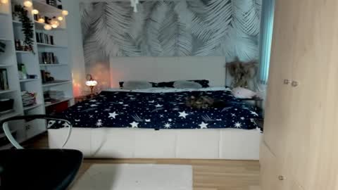 Snapshot of jadore_able82 chatting on January 29, 6:12 am elena online show from January 29, 6:12 am