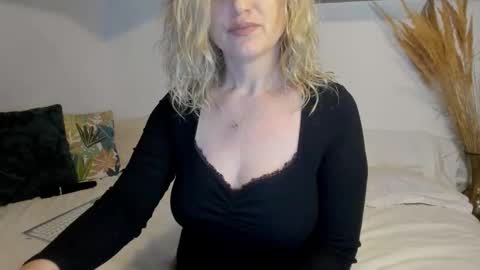 elena online show from March 2, 2:58 am