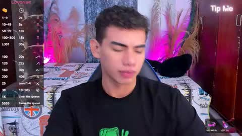 javi15  online show from December 17, 5:46 am