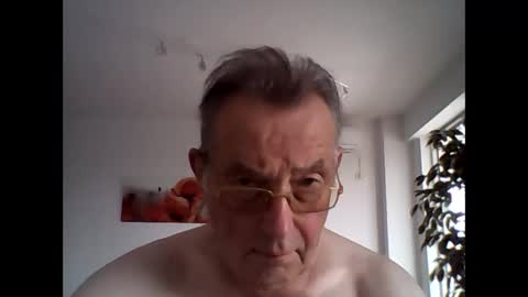 Snapshot of jahanc01 chatting on September 26, 10:08 am Malko online show from September 26, 10:08 am