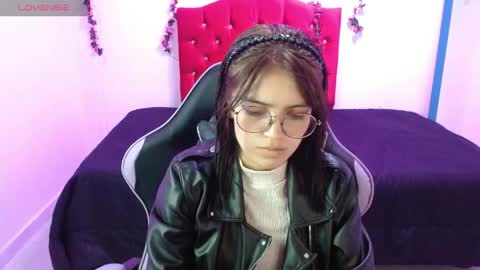 jaide387017 online show from May 25, 8:59 pm