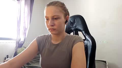 Snapshot of jaimeeosendorf chatting on April 4, 11:40 am jaimeeosendorf online show from April 4, 11:40 am