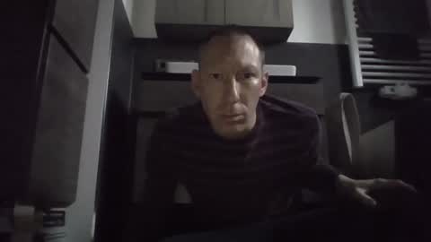 jak_81 online show from April 13, 5:24 am