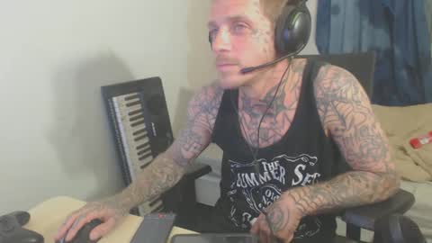 Snapshot of jake265897 chatting on September 15, 5:29 am showingitoff online show from September 15, 5:29 am