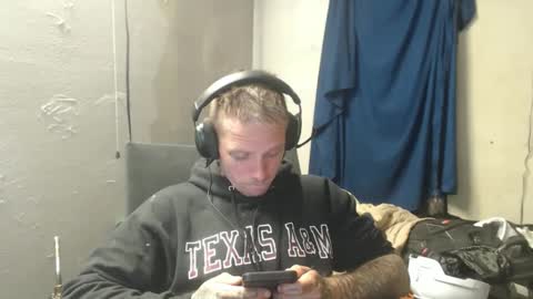 Snapshot of jake265897 chatting on September 29, 1:44 am showingitoff online show from September 29, 1:44 am