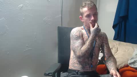 Snapshot of jake265897 chatting on October 4, 10:19 pm showingitoff online show from October 4, 10:19 pm