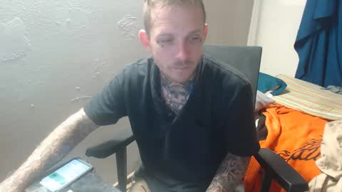 Snapshot of jake265897 chatting on October 5, 1:31 pm showingitoff online show from October 5, 1:31 pm