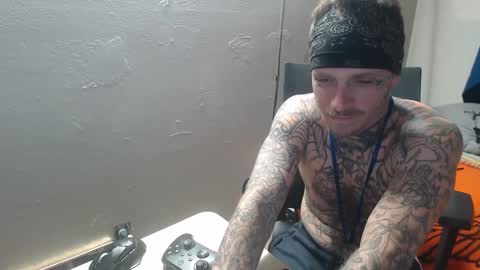 Snapshot of jake265897 chatting on October 8, 2:42 am showingitoff online show from October 8, 2:42 am