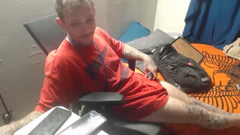 Snapshot of jake265897 chatting on October 11, 6:45 am showingitoff online show from October 11, 6:45 am