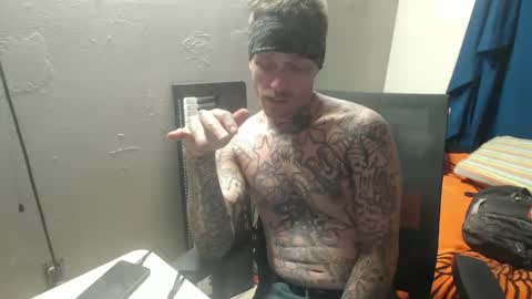 Snapshot of jake265897 chatting on October 12, 6:40 pm showingitoff online show from October 12, 6:40 pm