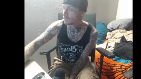 Snapshot of jake265897 chatting on October 18, 8:42 pm showingitoff online show from October 18, 8:42 pm