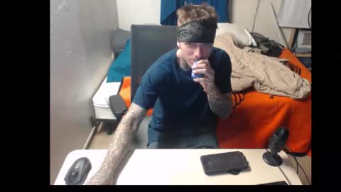 Snapshot of jake265897 chatting on October 25, 2:08 am showingitoff online show from October 25, 2:08 am