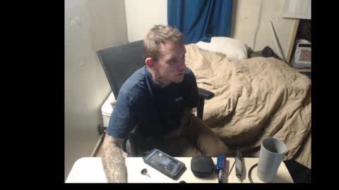 Snapshot of jake265897 chatting on October 30, 11:44 am showingitoff online show from October 30, 11:44 am